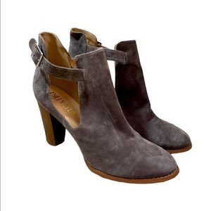 - Billy Ella Odiel Gray Ankle Bootie SZ 9 Anthropologie Stacked Heel Boot …